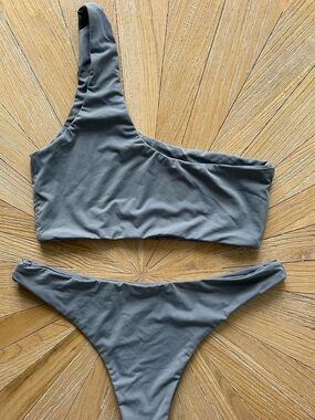 Koana Swim one-shoulder bikini set